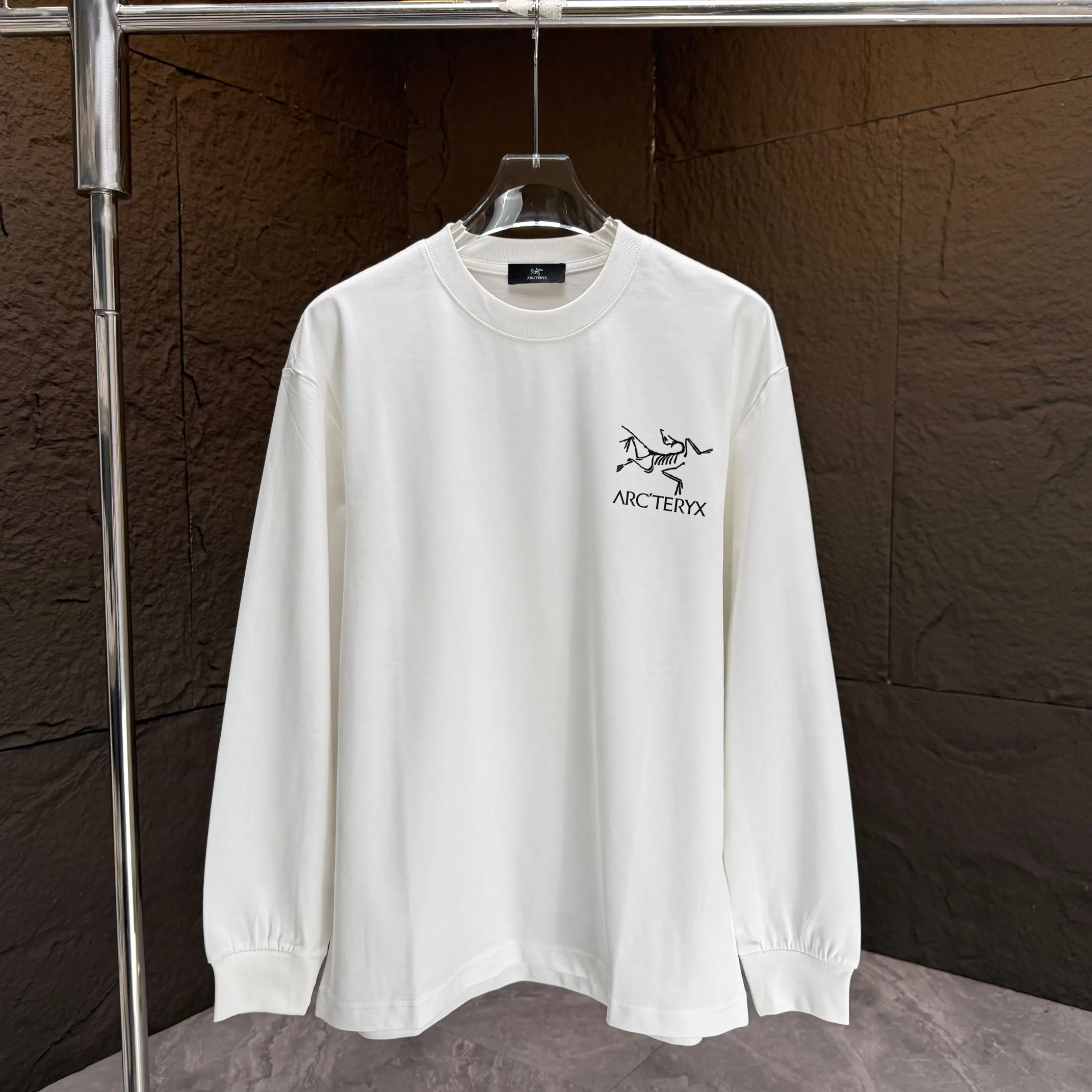 ARC 2025 New Arrival T logo ：Black White Sizes：S M L XL